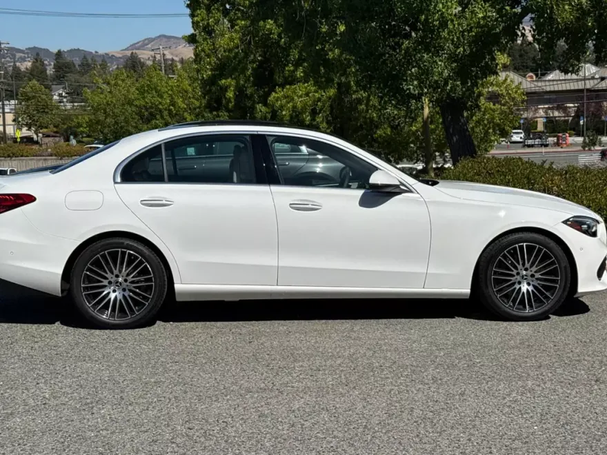 2025 Mercedes Benz C 300 4MATIC Sedan photo 1