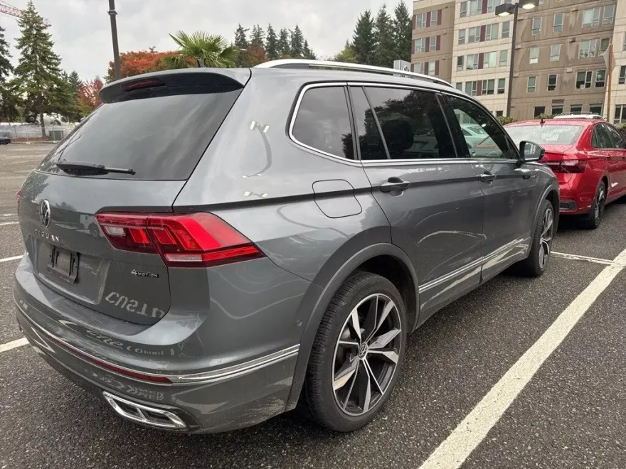2022 Volkswagen Tiguan SEL Premium R-Line photo 1