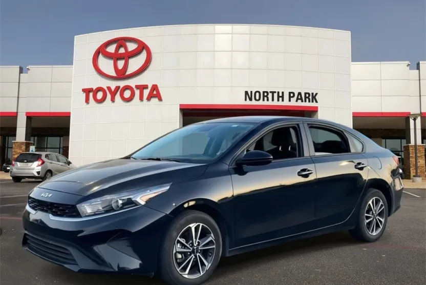 2024 Kia Forte LXS photo 1