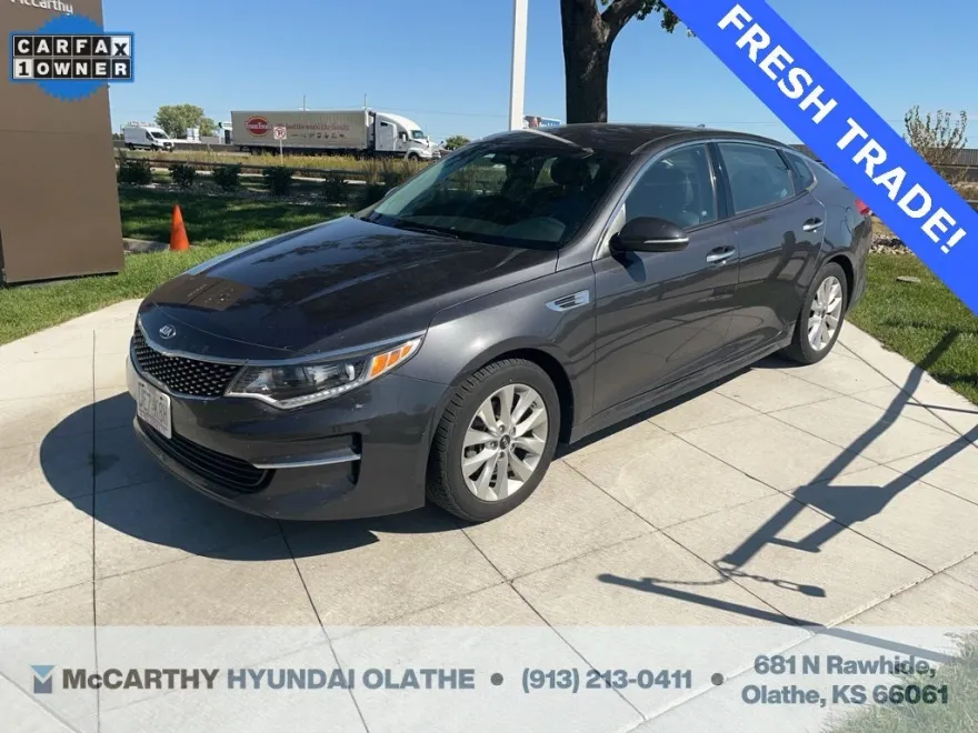 2018 Kia Optima EX photo 1
