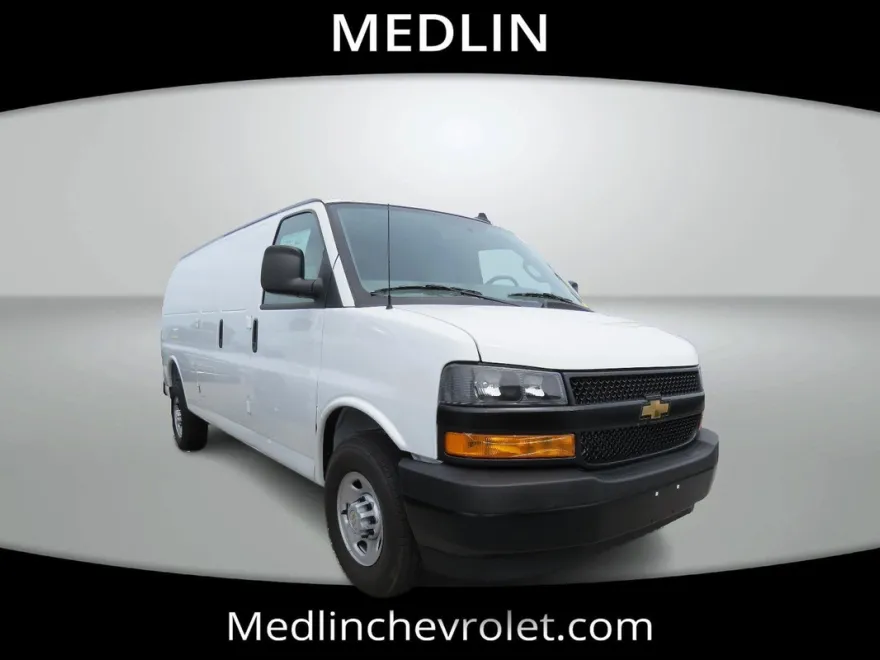 2025 Chevrolet Express Cargo 2500 photo 1
