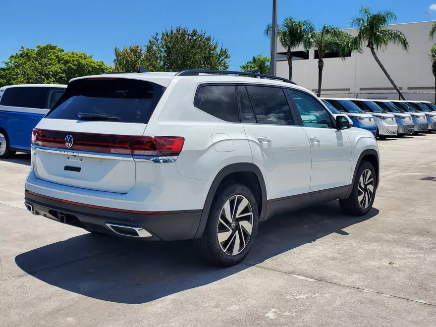 2026 Volkswagen Atlas SE photo 1