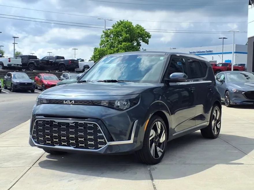 2023 Kia Soul GT-Line photo 1