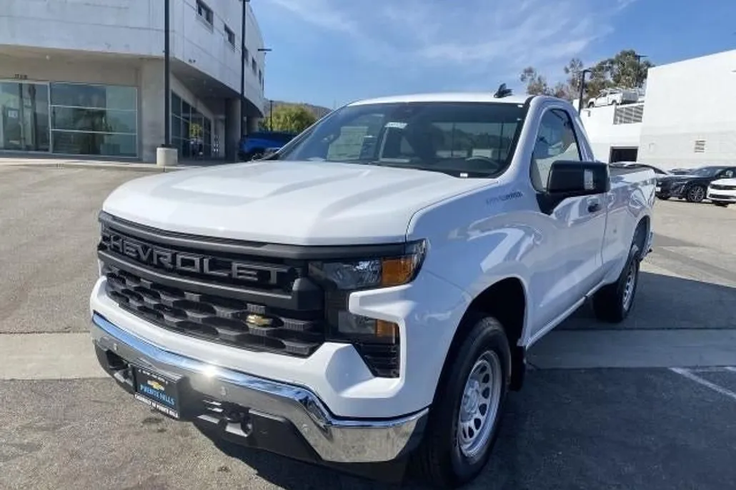 2025 Chevrolet Silverado 1500 photo 1