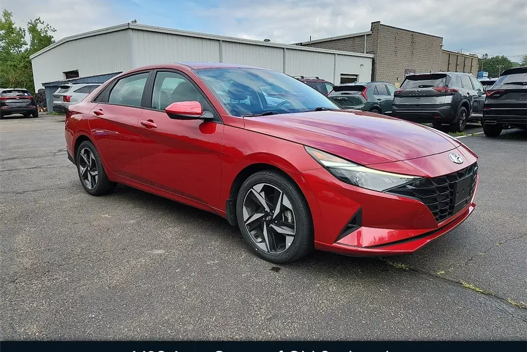 2023 Hyundai Elantra SEL photo 1