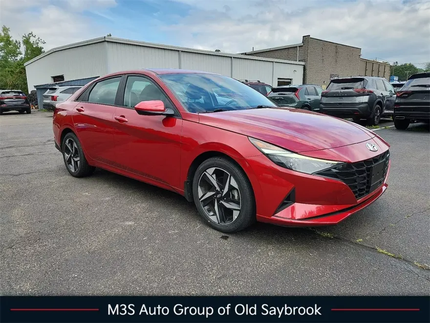 2023 Hyundai Elantra SEL photo 1