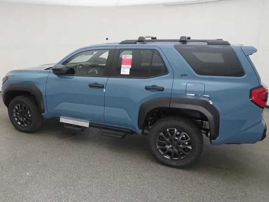 2025 Toyota 4Runner SR5 photo 1