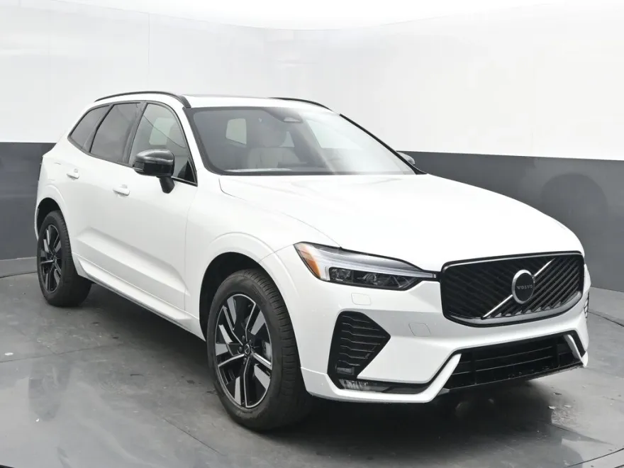 2026 Volvo XC60 B5 Core photo 1