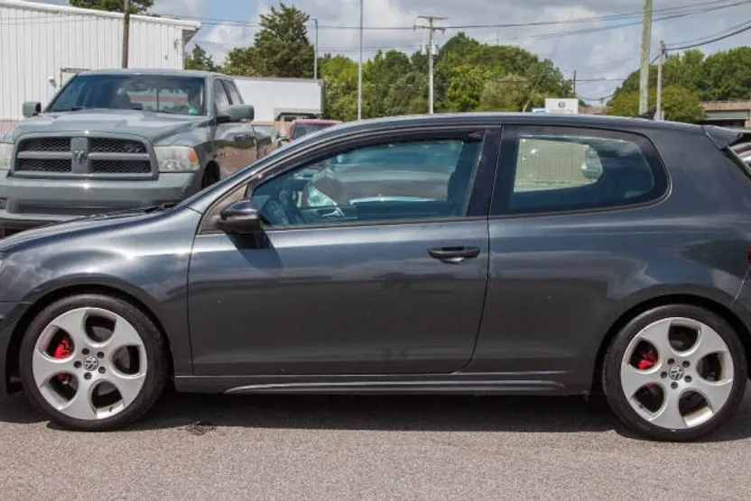 2011 Volkswagen Golf GTI photo 1