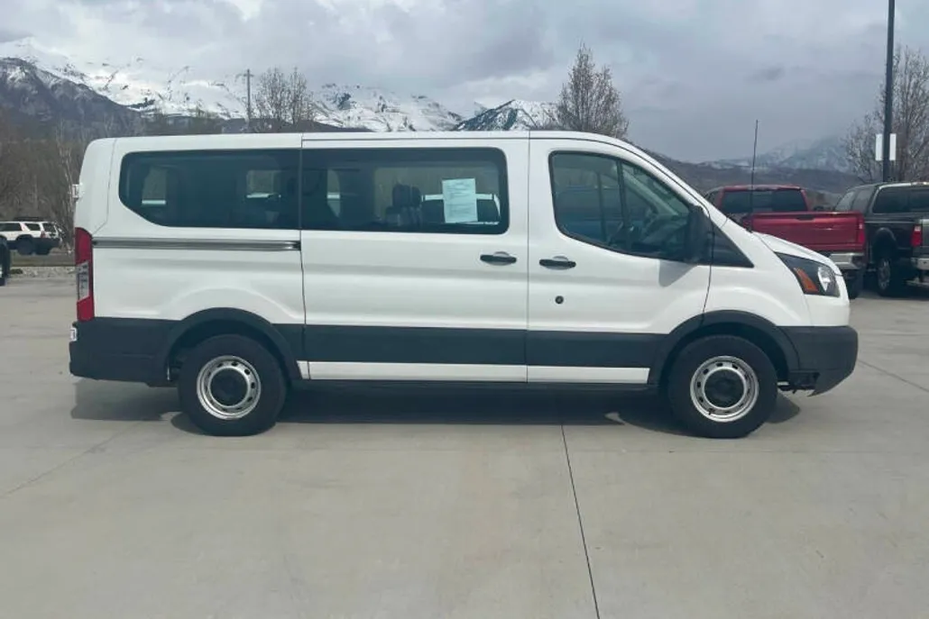 2019 Ford Transit XLT photo 1