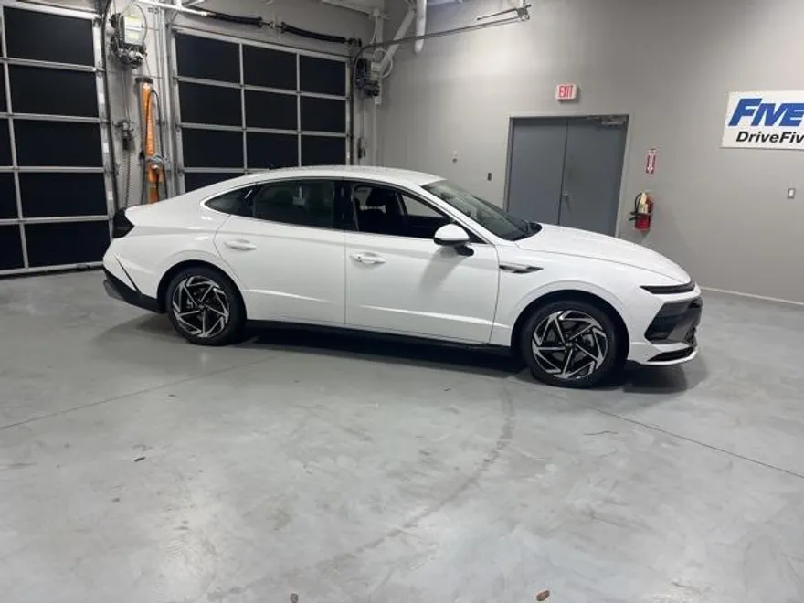 2026 Hyundai Sonata SEL Sport photo 1