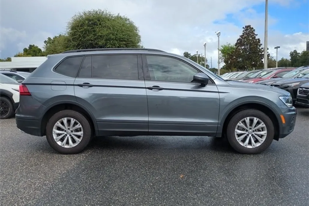 2020 Volkswagen Tiguan S photo 1