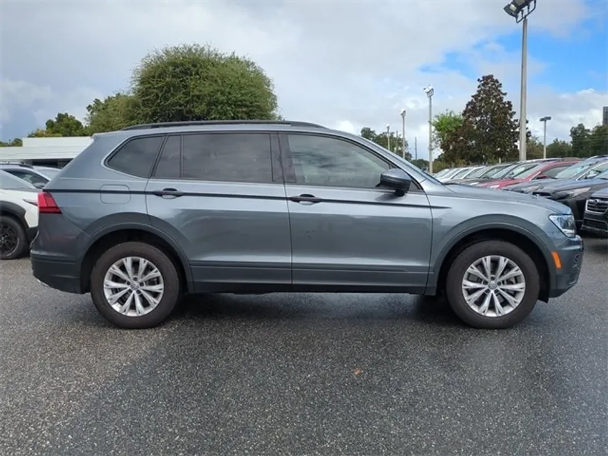 2020 Volkswagen Tiguan S photo 1