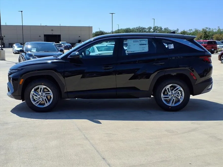 2026 Hyundai Tucson SE photo 1