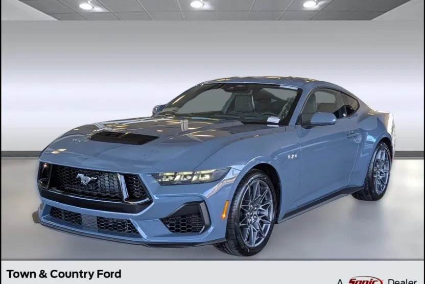 2025 Ford Mustang GT photo 1