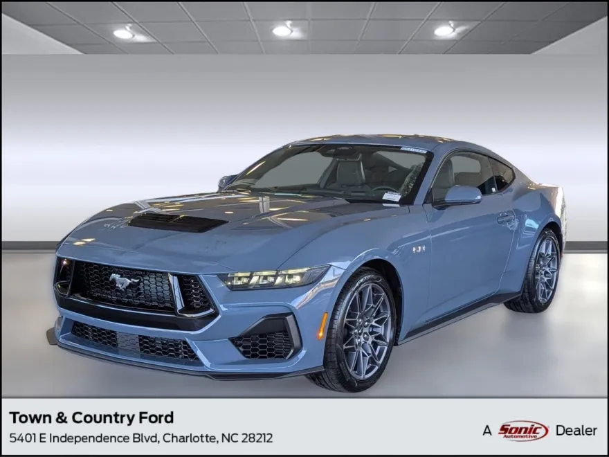 2025 Ford Mustang GT photo 1