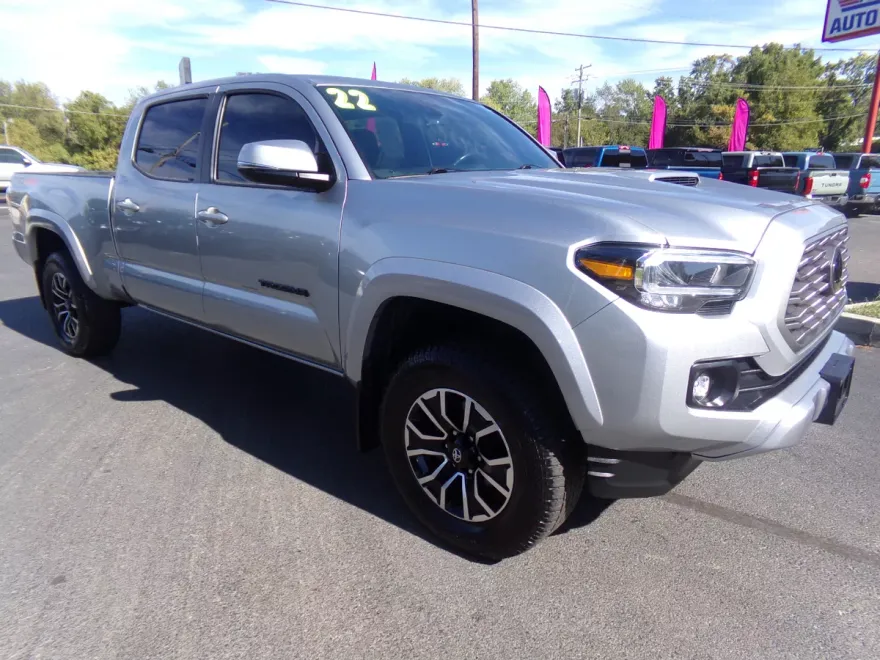 2022 Toyota Tacoma SR5 Double Cab photo 1
