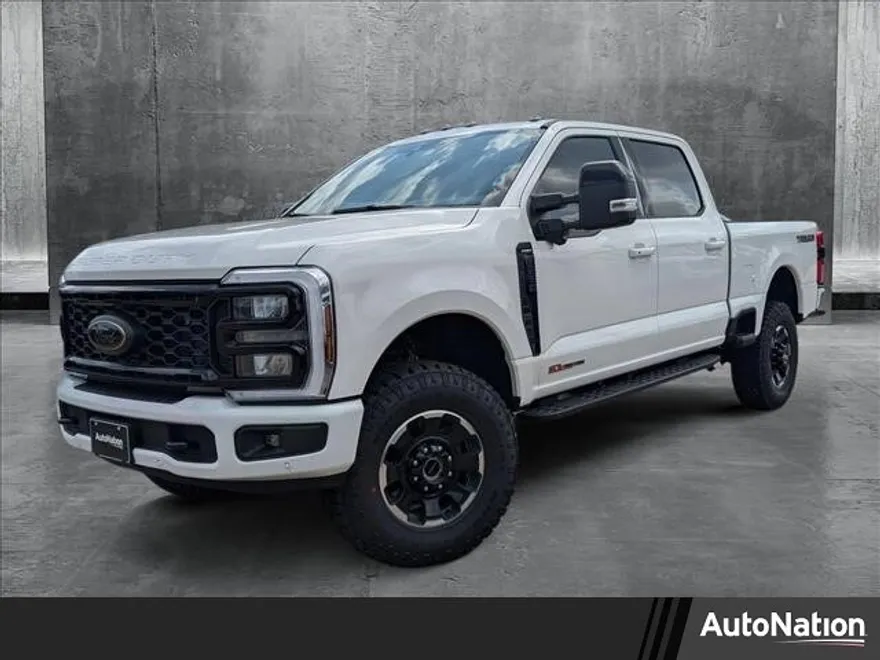 2025 Ford F-250 Lariat photo 1