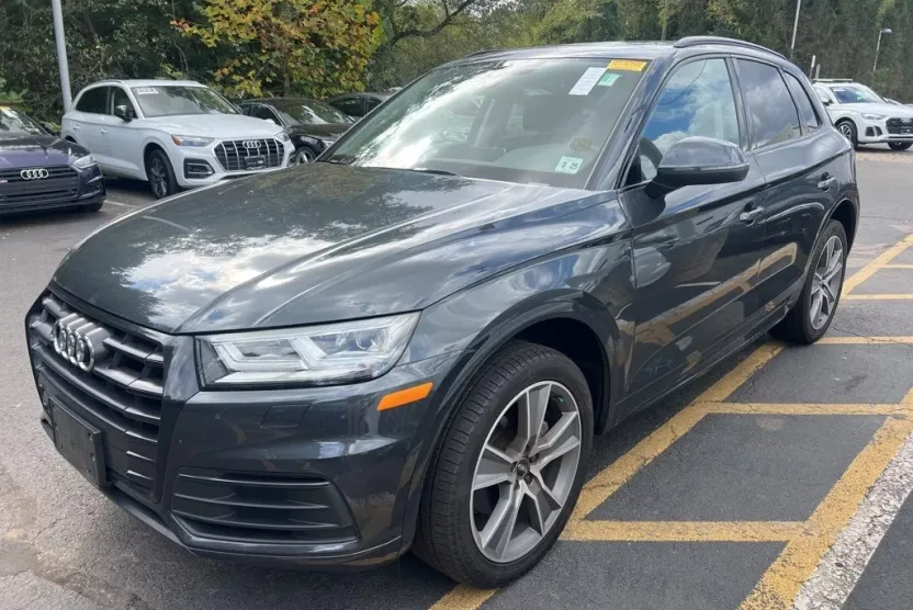 2020 Audi Q5 45 Premium Plus photo 1