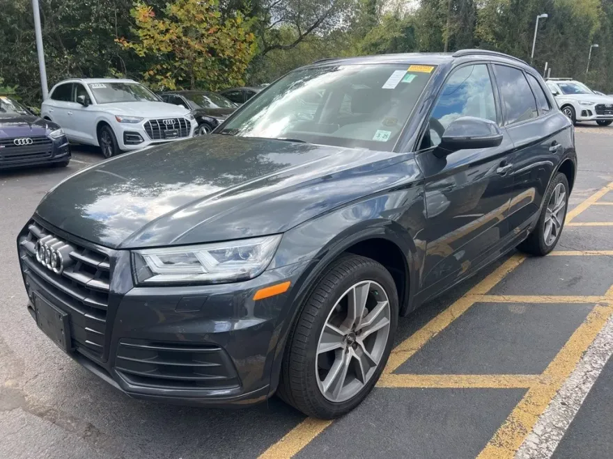 2020 Audi Q5 45 Premium Plus photo 1