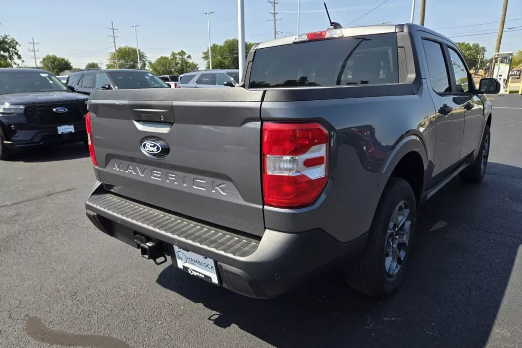 2025 Ford Maverick XLT photo 1
