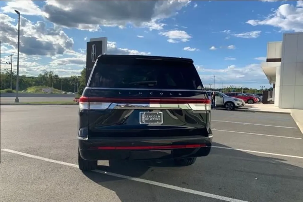 2024 Lincoln Navigator Reserve photo 1