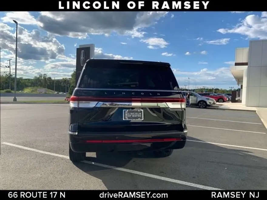 2024 Lincoln Navigator Reserve photo 1