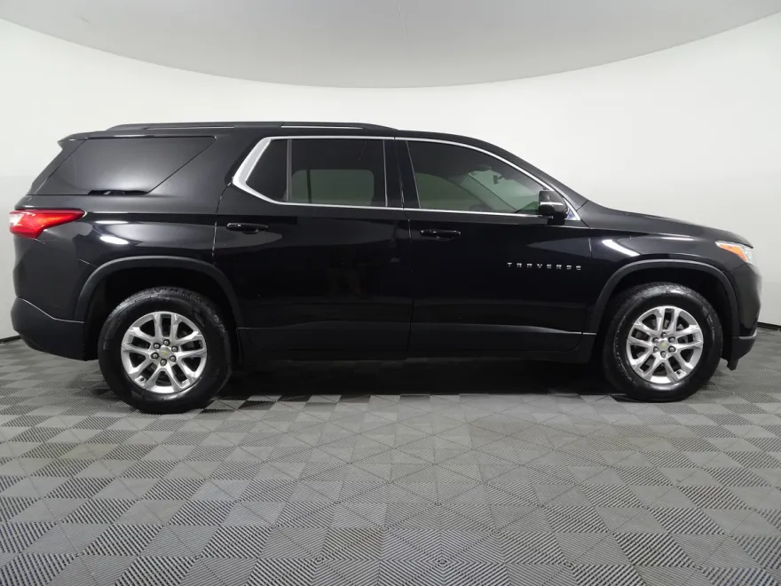 2020 Chevrolet Traverse Cloth 1LT photo 1