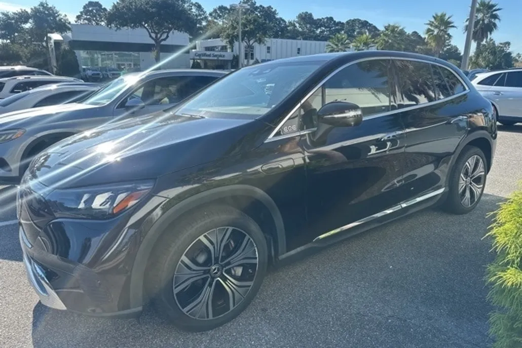 2023 Mercedes Benz EQE SUV 350 photo 1