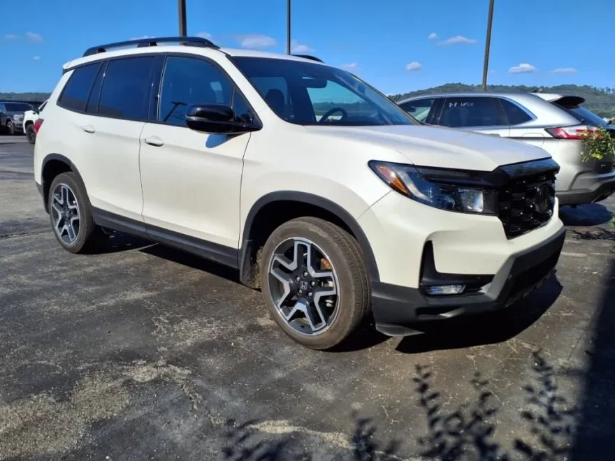 2023 Honda Passport Elite photo 1
