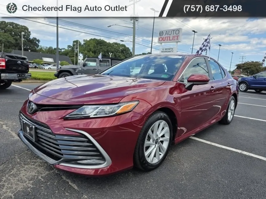 2022 Toyota Camry LE photo 1