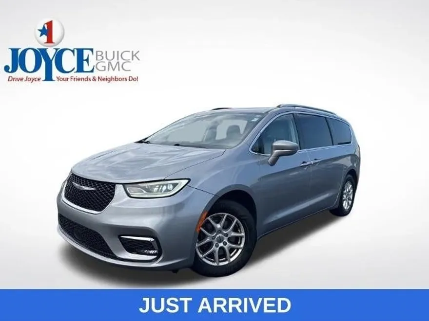 2021 Chrysler Pacifica Touring L photo 1