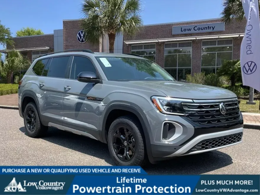 2025 Volkswagen Atlas Peak Edition SE photo 1