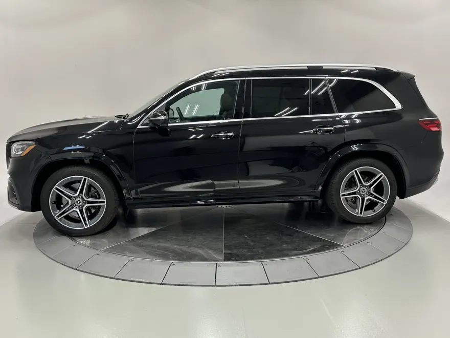 2024 Mercedes Benz GLS 450 4MATIC photo 1