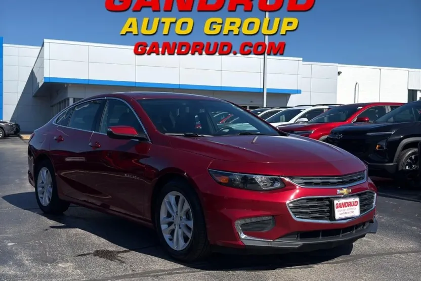 2018 Chevrolet Malibu 1LT photo 1