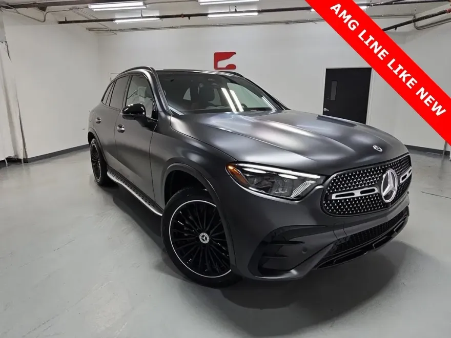 2024 Mercedes Benz GLC 300 photo 1