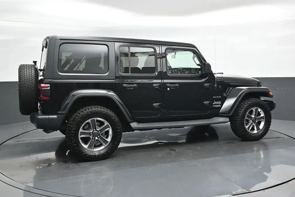 2019 Jeep Wrangler Unlimited Sahara photo 1