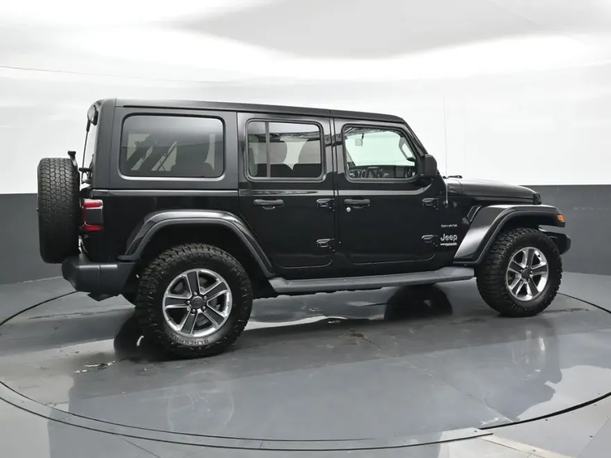2019 Jeep Wrangler Unlimited Sahara photo 1