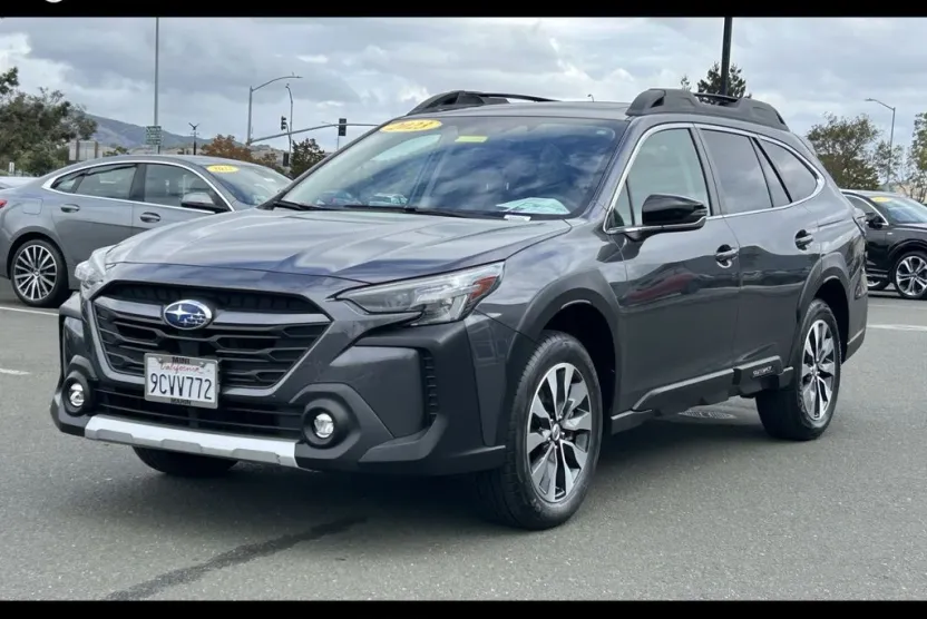 2023 Subaru Outback Limited photo 1