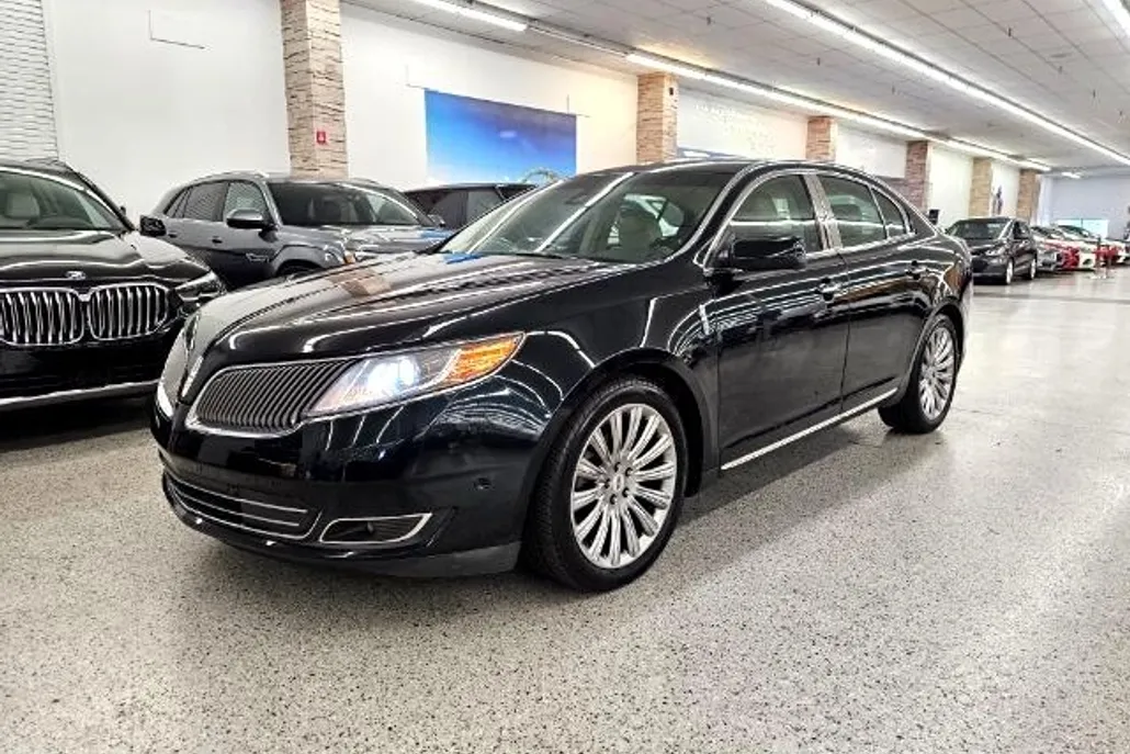 2014 Lincoln MKS photo 1