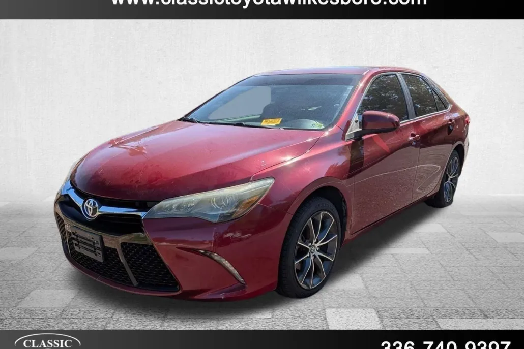 2015 Toyota Camry XSE photo 1