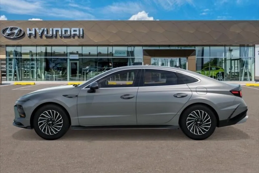 2025 Hyundai Sonata Hybrid Limited photo 1