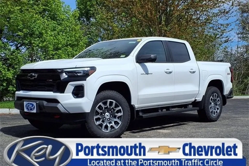 2025 Chevrolet Colorado Z71 photo 1