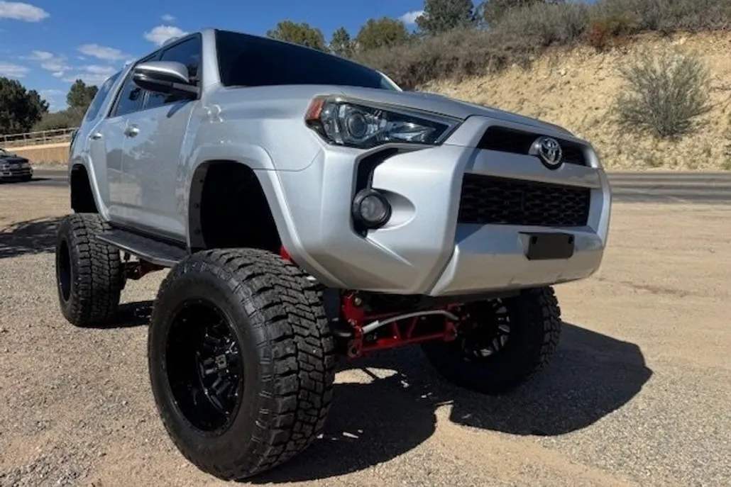 2015 Toyota 4Runner SR5 Premium photo 1