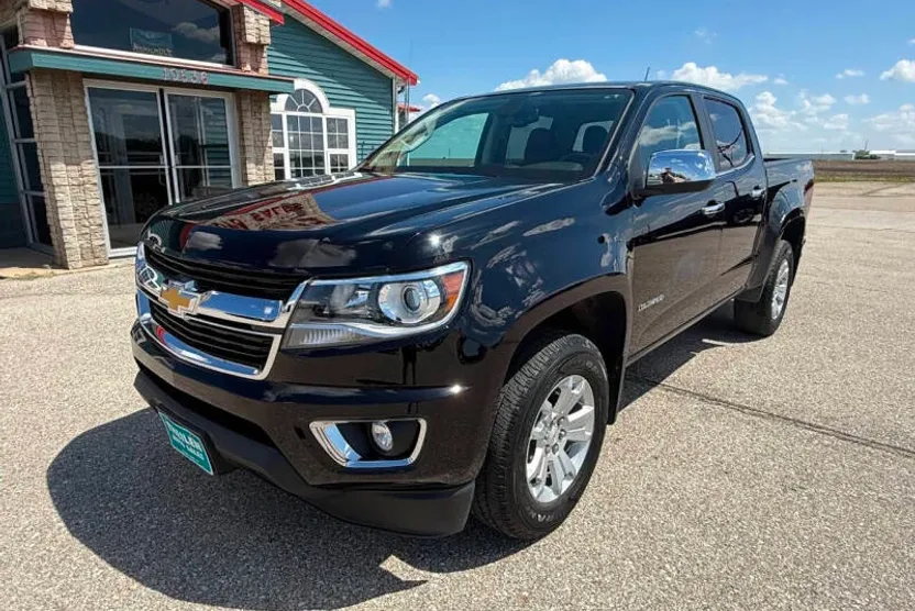 2017 Chevrolet Colorado LT photo 1