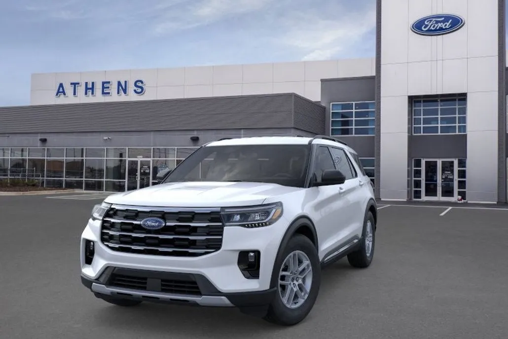 2025 Ford Explorer photo 1