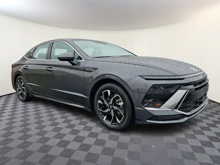 2025 Hyundai Sonata SEL photo 1