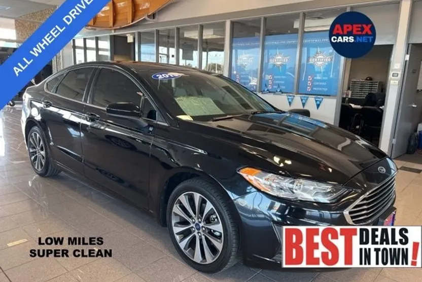 2019 Ford Fusion SE photo 1