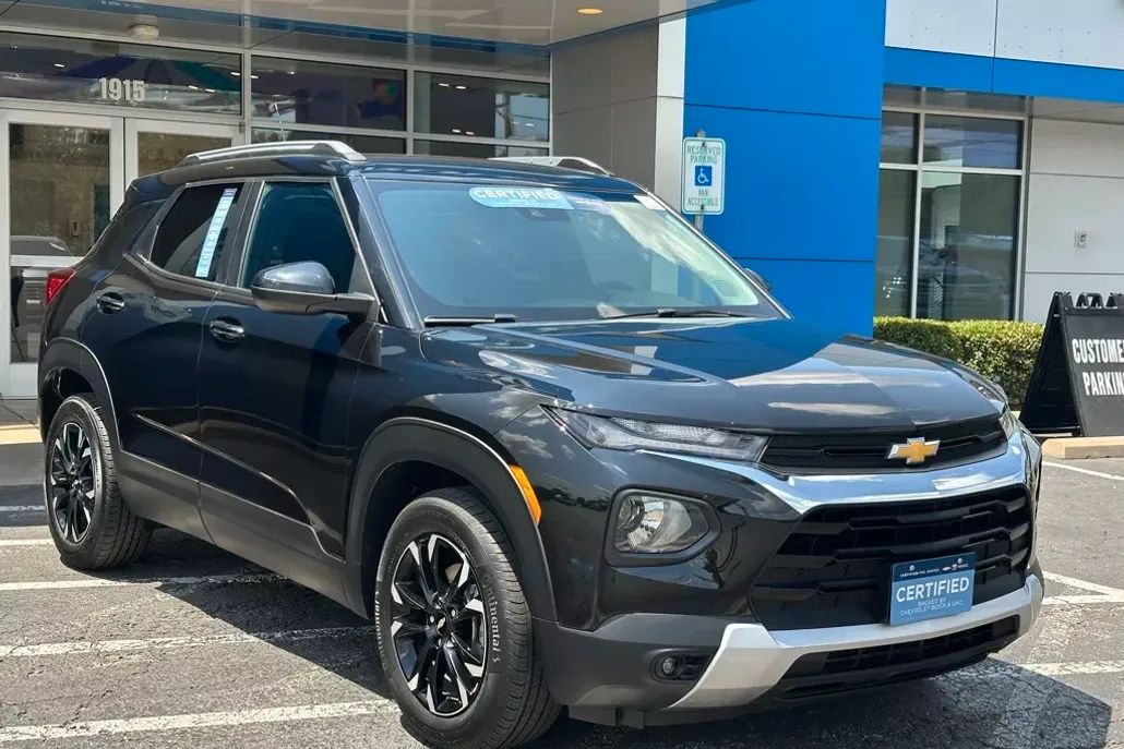 2023 Chevrolet Trailblazer LS photo 1