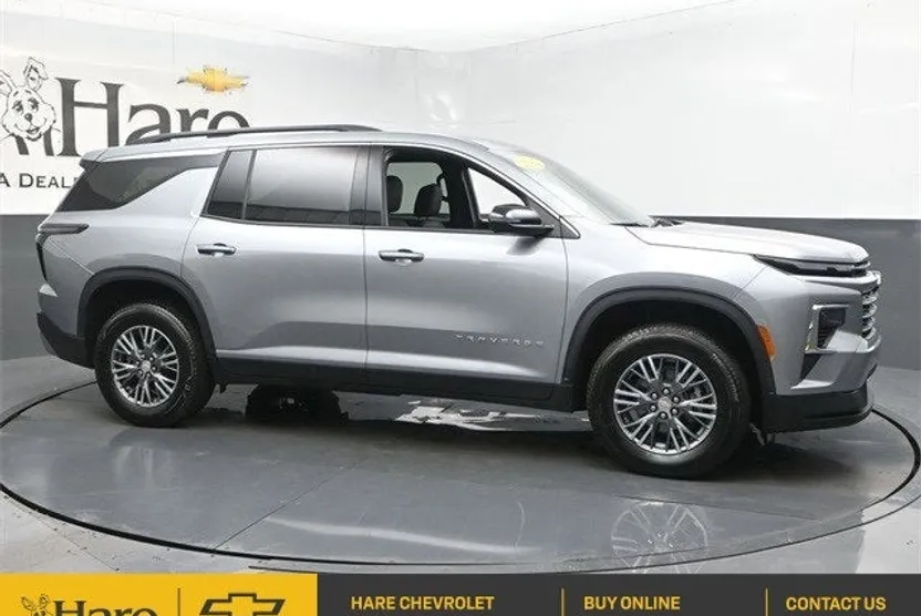 2025 Chevrolet Traverse photo 1